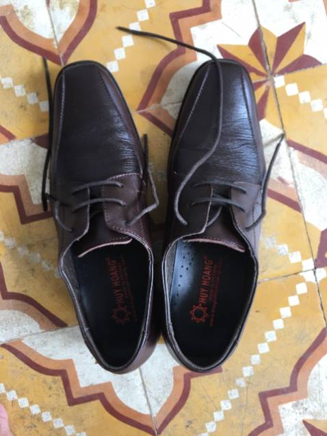 CHẤT LƯỢNG KÉM, MỚI ĐI ĐƯỢC 2 BUỔI SÁNG ĐÃ BONG ĐẾ