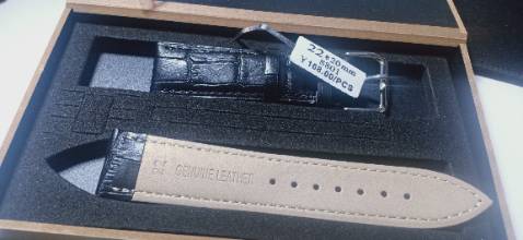 không zui nha, đặt size 20 sao shop giao size 22 vậy, giờ vứt chứ làm gì, đã sợ giao nhầm size nhắn tin cho shop trước rồi mà không thấy trả lời,