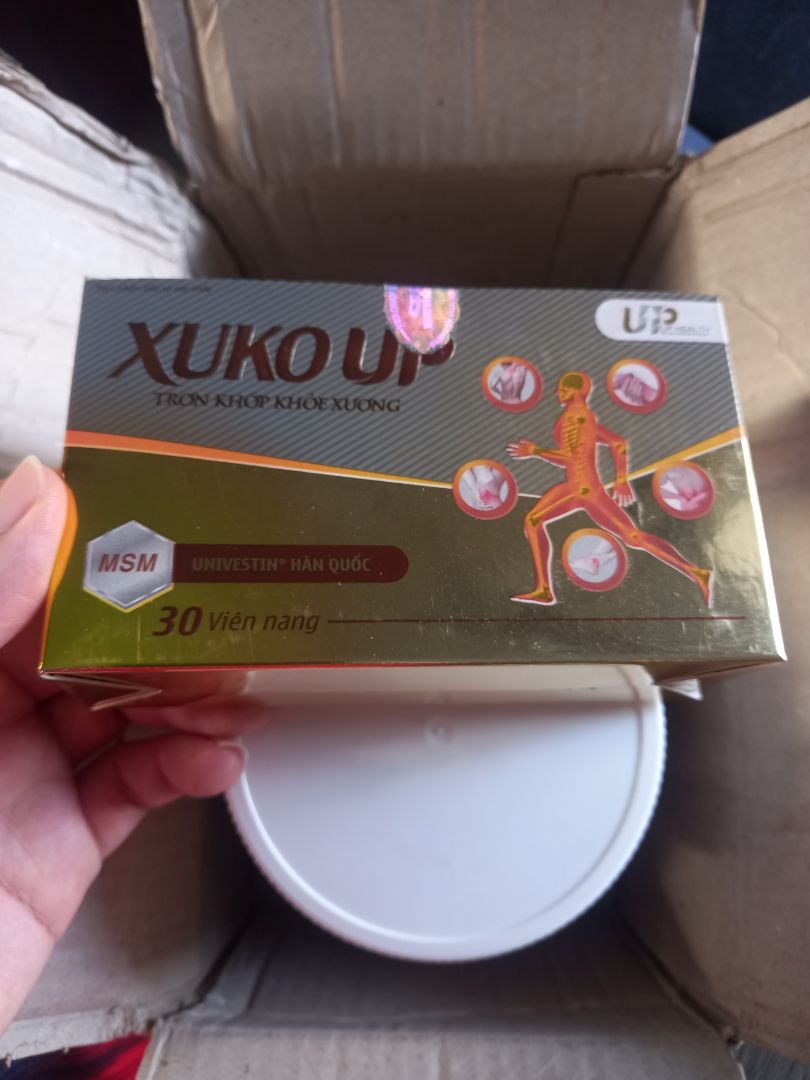 Gói hàng kỹ, mở sản phẩm ra còn mới tinh tạo cảm giác rất là yên tâm. Hạn dùng còn xa tới năm 2024, sản phẩm dễ uống, có nhãn phụ đầy đủ. Mua trong đợt khuyến mãi còn được tặng quà. Nhân viên giao hàng nhiệt tình, thân thiện.