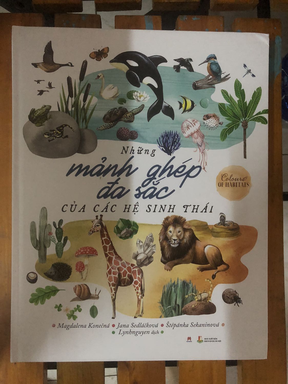 Giao hàng nhanh, sách khổ to, hình ảnh sắc nét, có tiếng việt và cả tiếng anh, cháu nhà mình rất thích