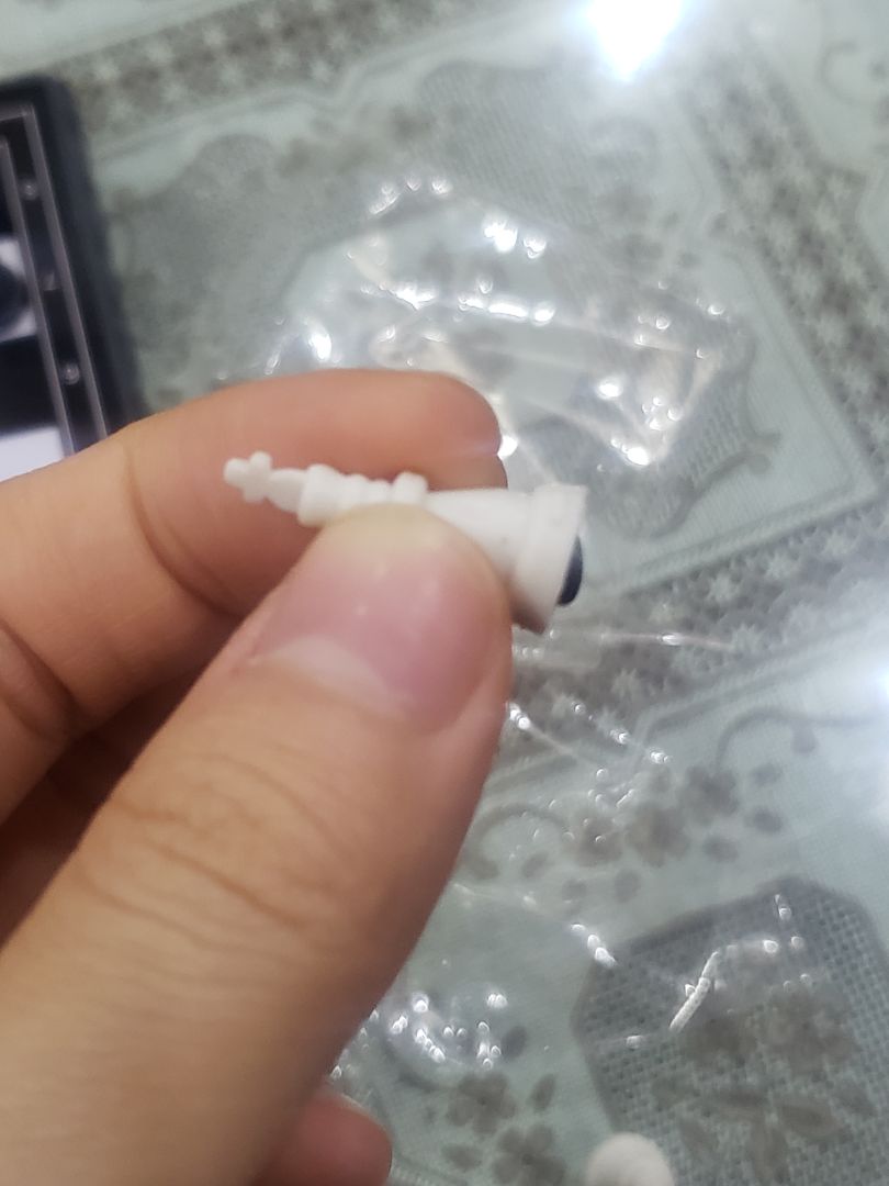 đặt sau 2 tuần mới có hàng! đến khi nhận thì thấy cực kỳ hối hận, mặc dù đung là tiền nào của nấy (chất lượng quân cờ tương ứng giá tiền nhé các bạn) nhưng mà số lượng quân còn bị thiếu (thiếu 1 tượng và 1 Mã đen) thì thật sự bó tay! không biết shop có định gửi cho mình 2 quân cờ bị thiếu ko chứ như này thì đúng là vất thùng rác rùi chứ làm được j!