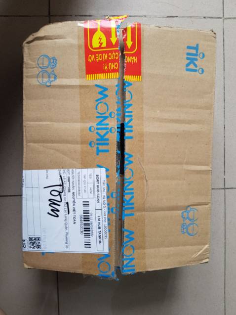 Hàng đóng gói rất cẩn thận.
Sản phẩm đúng như mô tả, đẹp, chắc chắn, dây thu ngắn dài trong tay cầm rất tiện lợi.
Có phiếu bảo hành sản phẩm, thư gửi khách hàng rất lịch sự.
Giao hàng đúng thời hạn.
Rất hài lòng với sản phẩm, sẽ tiếp tục ủng hộ Shop trong các đơn hàng tiếp theo.