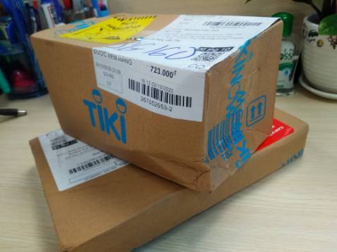 Sản phẩm dùng Ok, nhưng có điều đóng gói không được thẩm mỹ là chắc chắn cho lắm. Ổ cứng thì nhỏ nhưng lại bỏ vào cái hợp TIKI khá to mà không lại có lót hay đêm chống sốc gì ở bên trong,  mình chọn lựa hàng của Tiki Tranning luôn mà vẫn vậy. Không biết của các nhà bán hàng khác thì sao. Mình chỉ hài lòng về vấn đề đóng gói thôi. Sản phẩm dùng Ok, nhưng có điều đóng gói không được thẩm mỹ là chắc chắn cho lắm. Ổ cứng thì nhỏ nhưng lại bỏ vào cái hợp TIKI khá to mà không lại có lót hay đêm chống sốc gì ở bên trong,  mình chọn lựa hàng của Tiki Tranning luôn mà vẫn vậy. Không biết của các nhà bán hàng khác thì sao. Mình chỉ hài lòng về vấn đề đóng gói thôi.