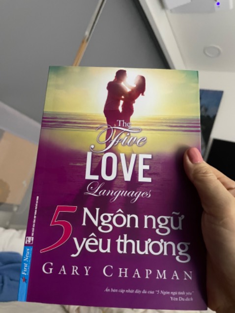 Mình nghĩ các cặp yêu nhau hay vợ chồng sống chung nên đọc cuốn này để thấu hiểu và yêu thương nhau nhiều hơn, một cuốn sách hay nên đọc nhé cả nhà