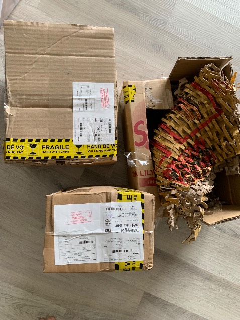 Nhà bán này nên chuyển sang bán đồ cổ sẽ phù hợp, mua 3 món giao hàng 3 năm 2***. Tẩy chay 1 lần never quay lại