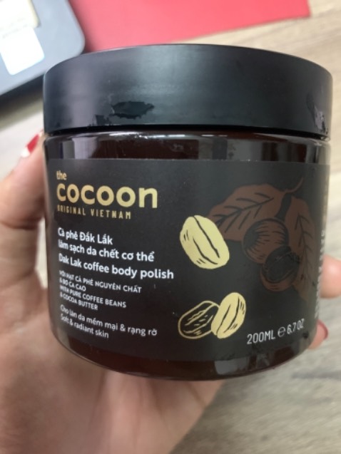 Sản phẩm việt nam chất lượng cao, thành phần chính là cà phê và bơ nên sau khi sử dụng da rất mịn và thơm cà phê.
Giá cả mềm và thời hạn sử dụng đến năm 2025 nên có thể mua nhiều và sử dụng lâu được.
Tiki ship rất nhanh.
Vote cho sp việt nhé để ngày càng có nhiều brand chất lượng tương tự được phát triển trong nước.