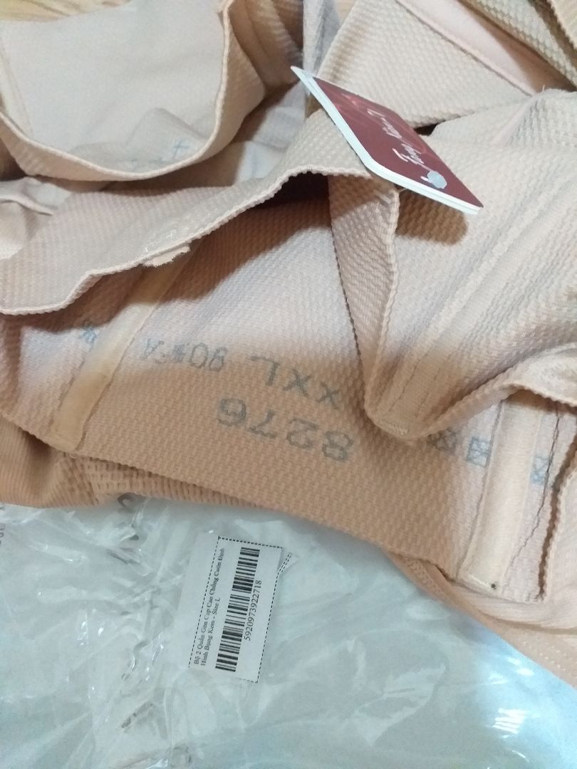 đặt size L giao XXL. Bao bì và đơn hàng đều size L, trong ruột XXL. To quá làm sao mặc được