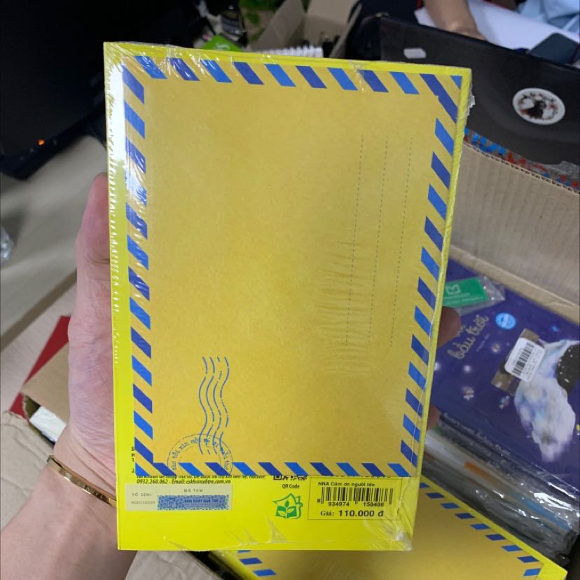 Hàng đẹp lắm ah đống gói cận thận bọc từng cuốn một mình. Cần mua hàng gấp lên tiki đúng chuẩn. Không bị gấp gáy hay bị sao cả. Mua hơn 4tr tiền sách quả xứng đáng.