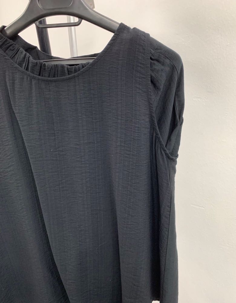 Chất đũi khá mềm, form dễ mặc, mẫu này mình thấy tuổi nào cũng hợp, Mặc đi biển đi du lịch thì đúng chuẩn. Shop giao hàng khá nhanh