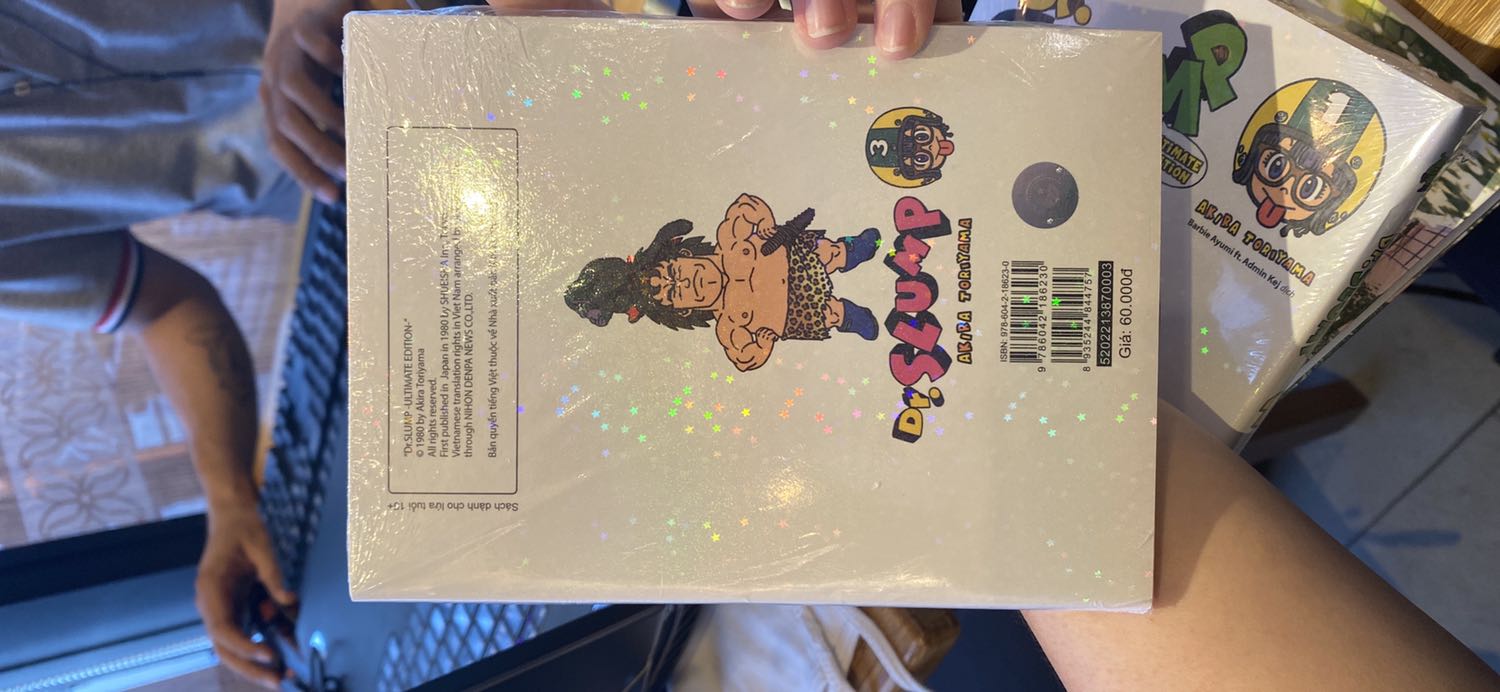 Chưa mở màng bọc bảo vệ nhưng nhìn chung là giấy đẹp và trắng, nặng tay, gáy đẹp