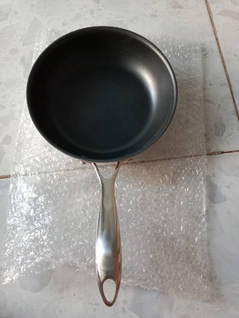 Đóng gói cẩn thận,Chảo đẹp, dày lắm nha. Ưng ý lắm luôn Đóng gói cẩn thận,Chảo đẹp, dày lắm nha. Ưng ý lắm luôn