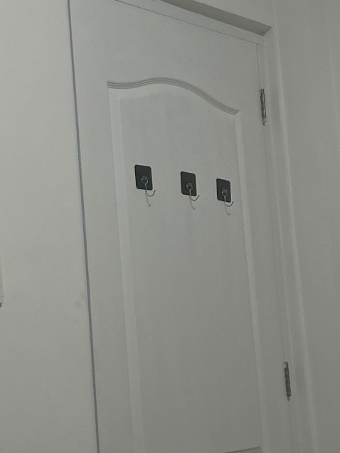 Móc giá rẻ , nhưng treo đồ 2***g (nón, dây nịt thôi, chứ treo đồ nặng thì rớt liền)