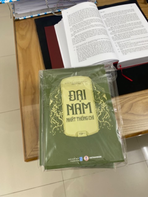 Hình thức trình bày đẹp, giấy tốt, giao hàng nhanh, đóng gói cẩn thận