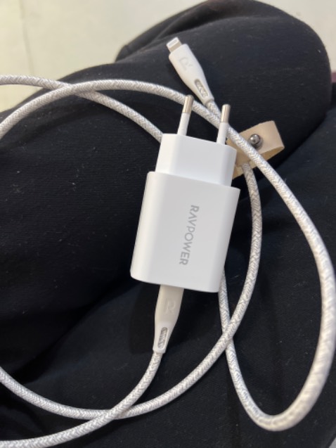 Sạc nhanh xuất sắc, hy vọng sẽ bền, giao nhanh, tiki mua hàng rất an tâm