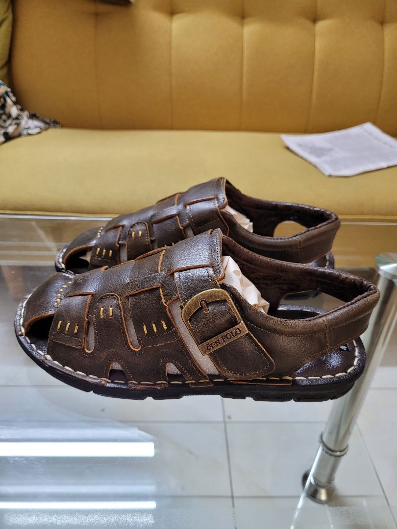 1 xíu cũng k chê đc. Sandal đẹp mà chất liệu còn mềm êm nữa. Chấm shop 10 sao luôn!