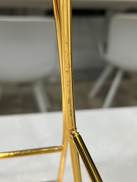 Shop giao hàng bị trầy nhé