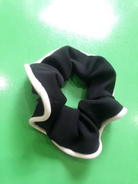 dây buộc tóc NASI đẹp lắm nha, giá rẻ, giao hàng nhanh, gói hàng cẩn thận. Tuyệt vời!