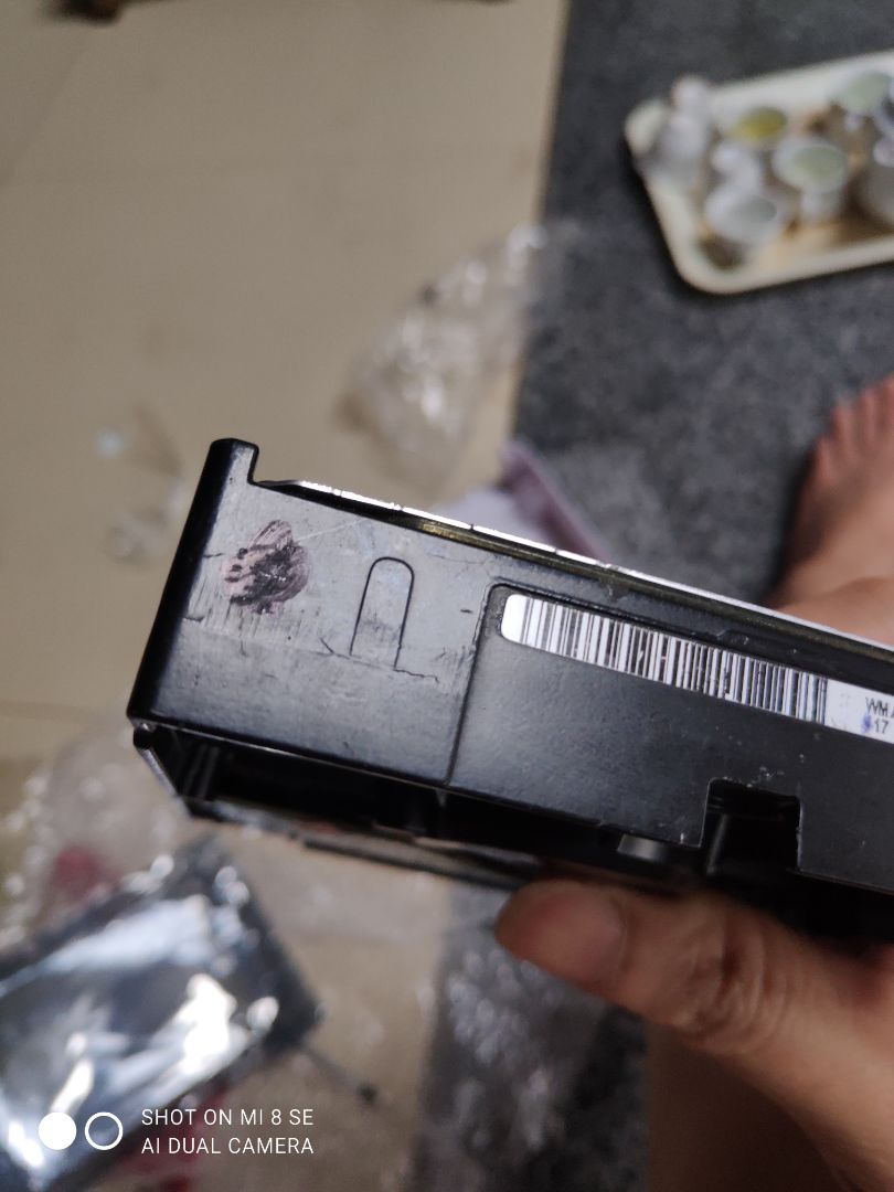 tất cả đều ổn, ngon với tầm giá. có điều ổ cứng dường như là hàng lỗi bảo hành hoặc hàng đã qua sử dụng. bị cạo, tẩy với dán đè nhiều quá. đáng lẽ sẽ cho 5* nhưng 4* vì cái ổ cứng. với tầm giá này thì ổ cứng qua sd cũng chấp nhận được. nói chung hài lòng