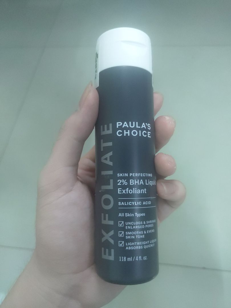 Sản phẩm chính hãng (đã check mã qr) mà lại còn được mua với giá rất hời (khoảng 450k) , ngay đúng dịp sale. Cầm lên thật sự rất xịn và chắc tay. Mình đã dùng lọ nhỏ, thấy rất ổn nên tiếp tục chuyển sang dùng lọ to hơn. Khả năng đẩy mụn tốt, tuy nhiên có mùi thì mình không thích lắm. Nói chung là hạnh phúc vô cùng. Cảm ơn shop nhiều nhé và mình sẽ tiếp tục ủng hộ shop!
