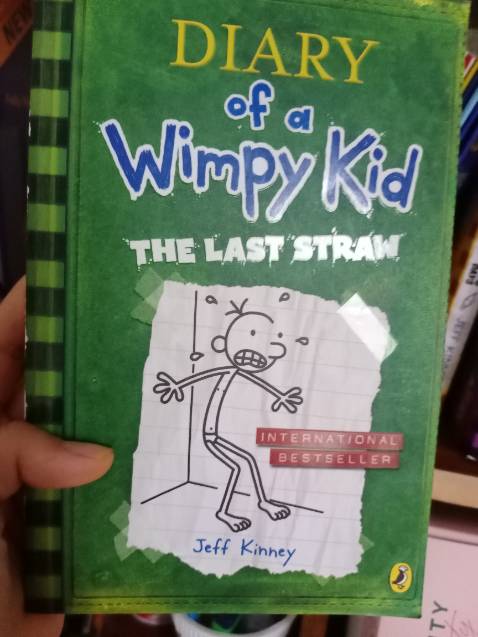 Sách bổ ích cho những bạn đang học tiếng anh. Nội dung hài hước vui vẻ . rất đáng mua đọc