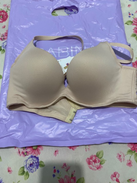 Áo khá ổn, có gọng, mình đặt rất nhiều size để thử nhưng form bình thường mình dùng là 36/80 thì giờ của sa chỉ còn 34/75B