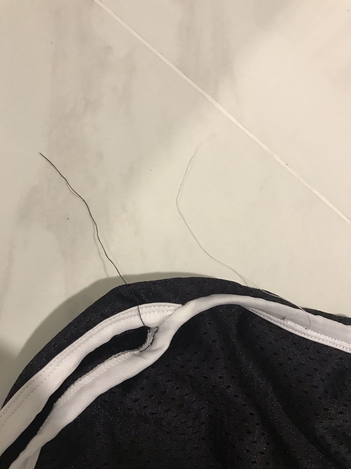 Quảng cáo 2 lớp. Không lớp nào che được. Mặc như không mặc. Tôi muốn trả sản phẩm và hoàn tiền.
Mô tả sản phẩm ***, không thực tế!