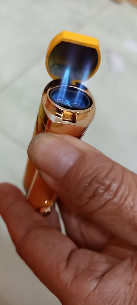 Lửa cháy mạnh bật là trái bật lửa nhạy đúng là tiền nào của nấy. 
Cảm ơn Shop.