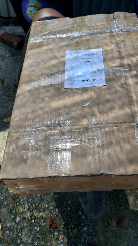 Shop đóng gói cẩn thận. Tấm pin đẹp, chăc chắn. Thử lúc 17 giờ đo được 12,5 V.