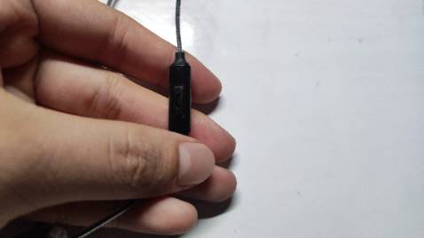 Âm thanh tốt, chống ồn tạm ổn. Dây chắc chắn, dễ custom. Giá ưu đãi.