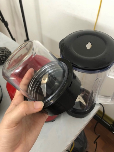 Máy xay rất nhanh xay rất tiện lợi xay được mọi thứ rất nhanh