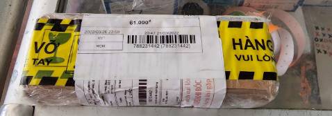 Ảnh cho ai có nhu cầu mua tham khảo nè, size hơi bẹp hơn pin cùng loại.