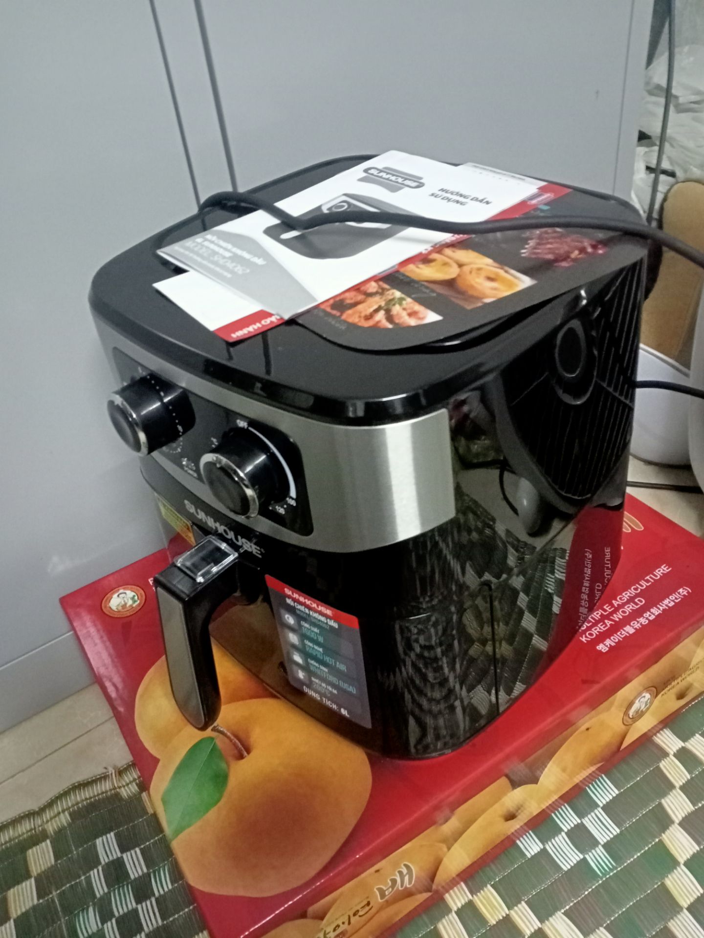 nồi chiên mới, bọc kỹ và cẩn thận, chưa dùng thử nên chưa biết đánh giá sao, nồi khá to và chắc chắn.