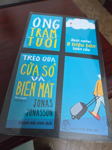 Sách mới nguyên seal.