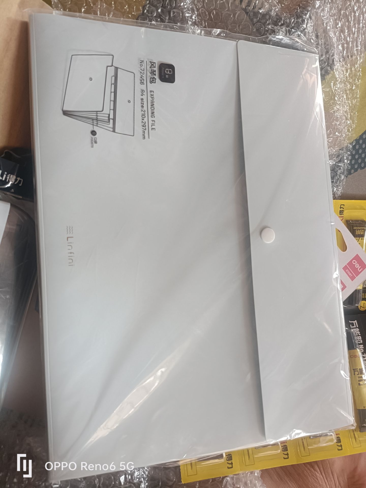 Túi đựng hồ sơ đẹp và tiện lợi cho việc bảo quản và sắp xếp giấy tờ. OK 5".