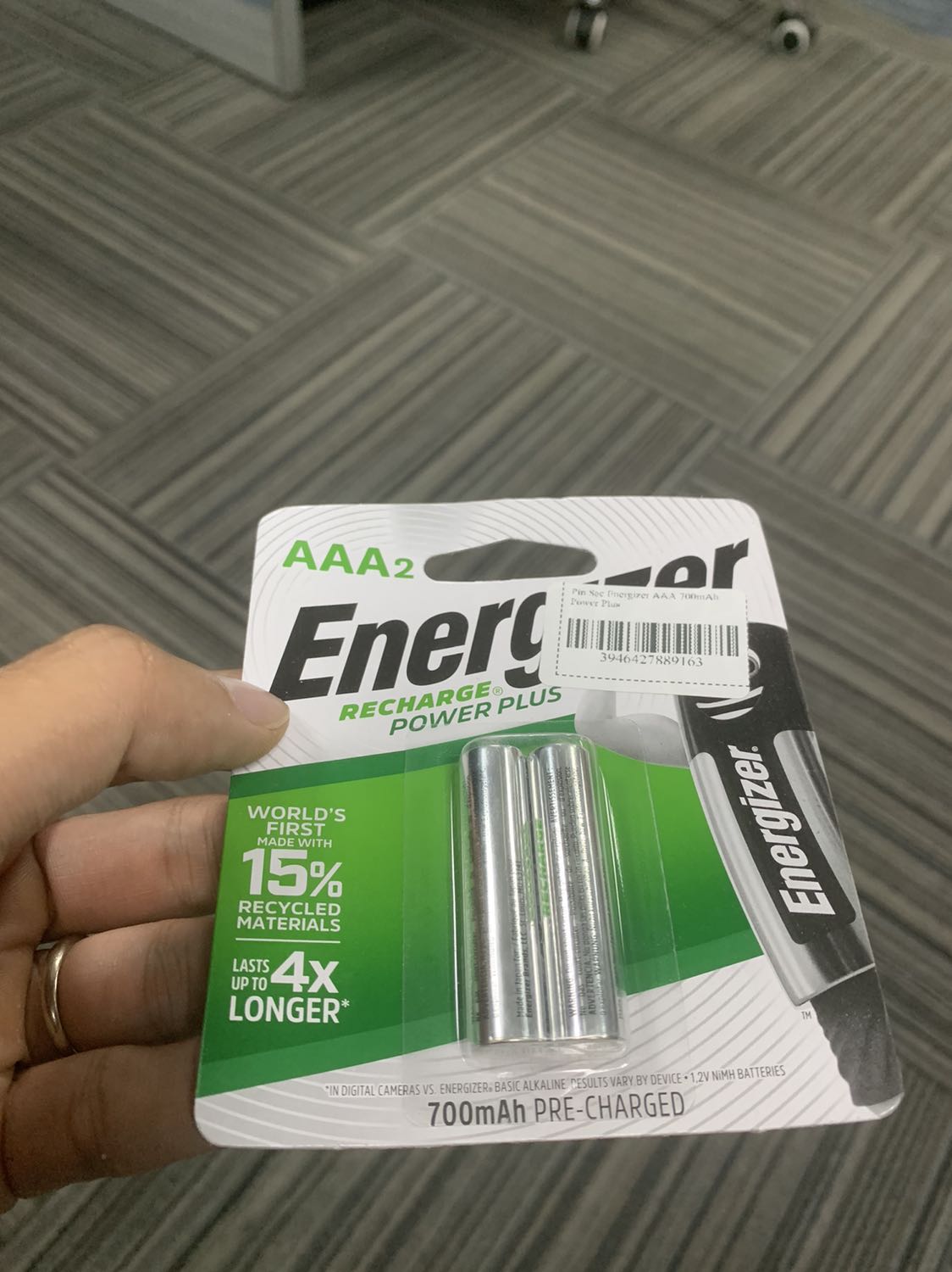 Giao hàng nhanh. Sản phẩm được đóng gói cẩn thận. Pin sạc phải sử dụng 1-2 lần mới biết chất lượng hay không.