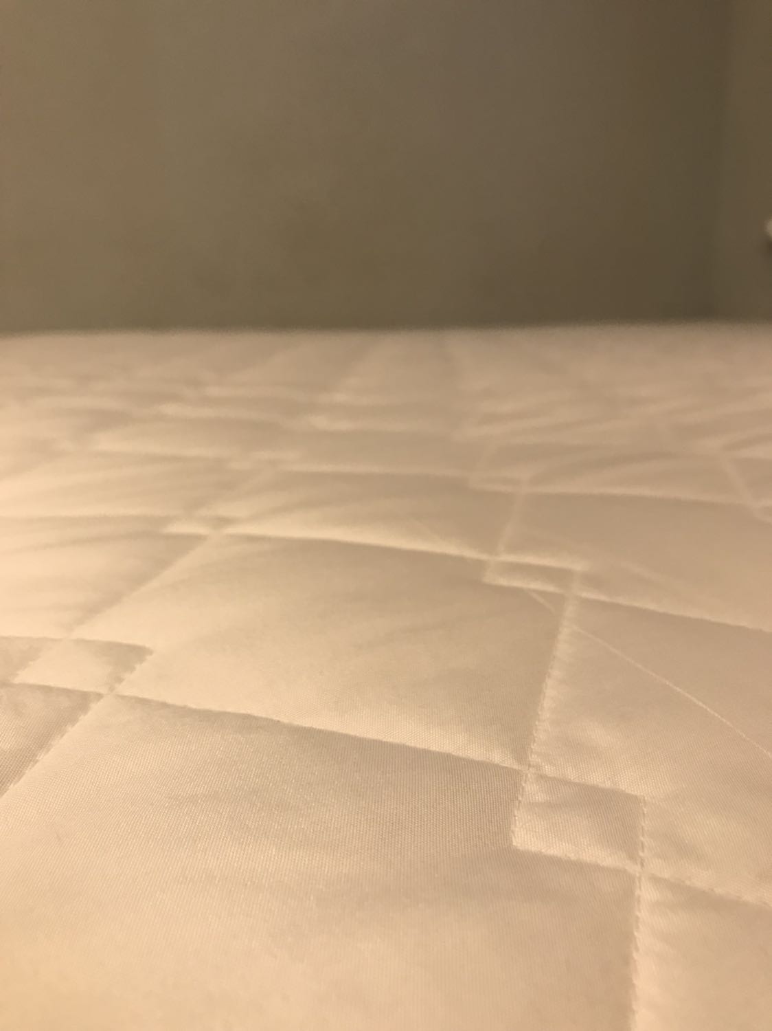 Tấm lót mỏng nhẹ, chất liệu thoải mái, kích cỡ được may đo chính xác từng ly, sợi chun bọc đàn hồi cao, độ dày nệm của mình 2cm và cảm hía là vừa in! Recommend nên mua! Tấm lót mỏng nhẹ, chất liệu thoải mái, kích cỡ được may đo chính xác từng ly, sợi chun bọc đàn hồi cao, độ dày nệm của mình 2cm và cảm hía là vừa in! Recommend nên mua!