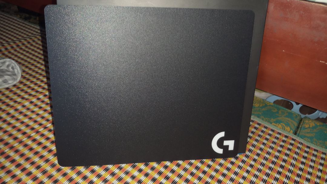 Đã nhận hàng, có vẻ tốt, đóng gói cẩn thận. Tuy nhiên logo lại màu trắng chứ không xanh như quảng cáo? Thích và mua sp này 1 phần vì logo màu xanh, ko hiểu sao hàng nhận đc lại là logo trắng?