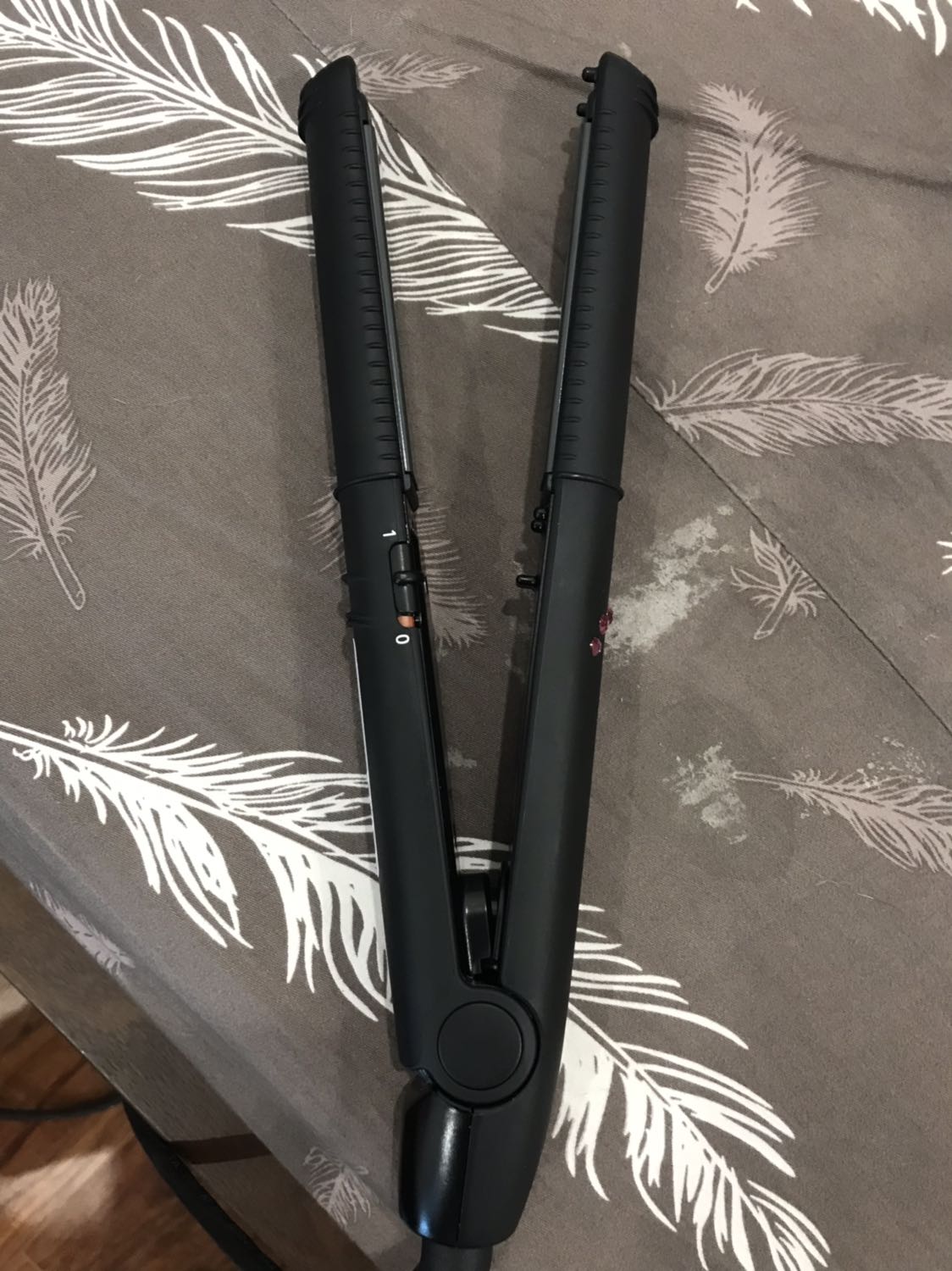 Sản  phẩm okay, dễ dùng, hiệu quả. Mới dùng thì thấy chất lượng tốt, nhưng có bền hay ko thì mình chưa biết. Tuy nhiên thấy ghi hàng chính hãng Panasonic thì cũng yên tâm hơn, ko đến mức ‘bảo hành 15 phút’ như hàng tàu ko tên tuổi.