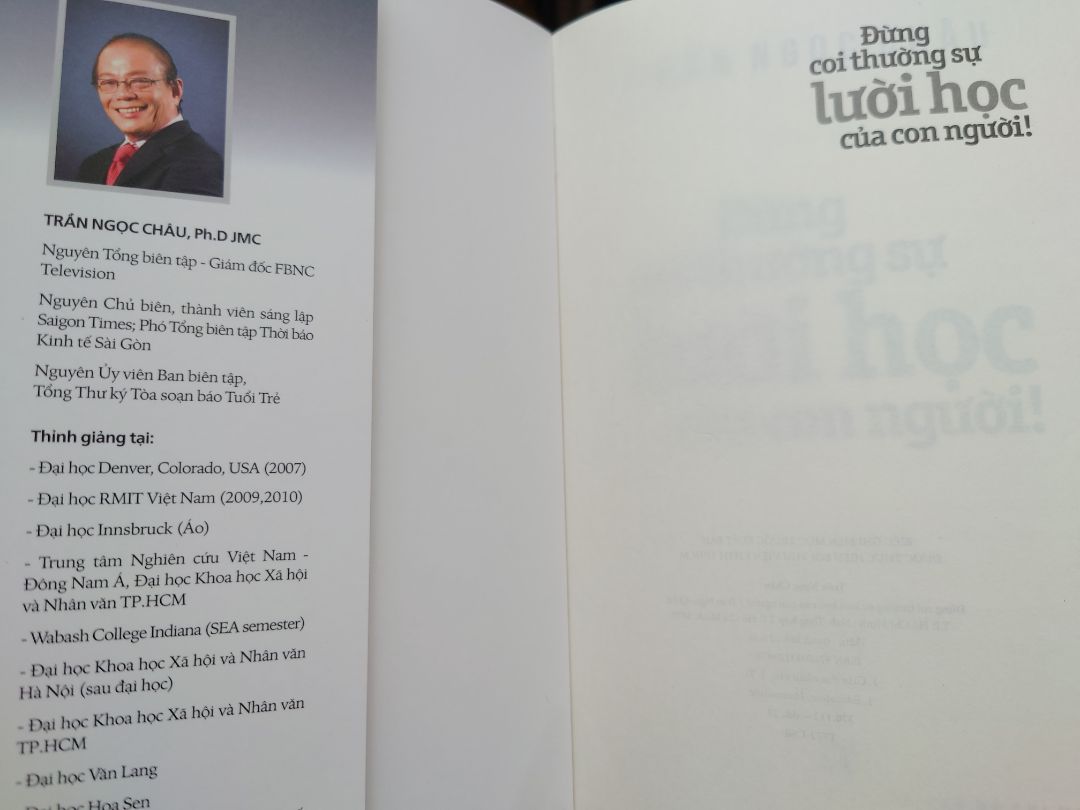 Sách hay, được xuất bản năm 2020 nên cập nhật nhiều thông tin mới. Bạn nào quan tâm, muốn tìm hiểu thông tin chung về giáo dục Việt Nam và thế giới  có thể tìm đọc.