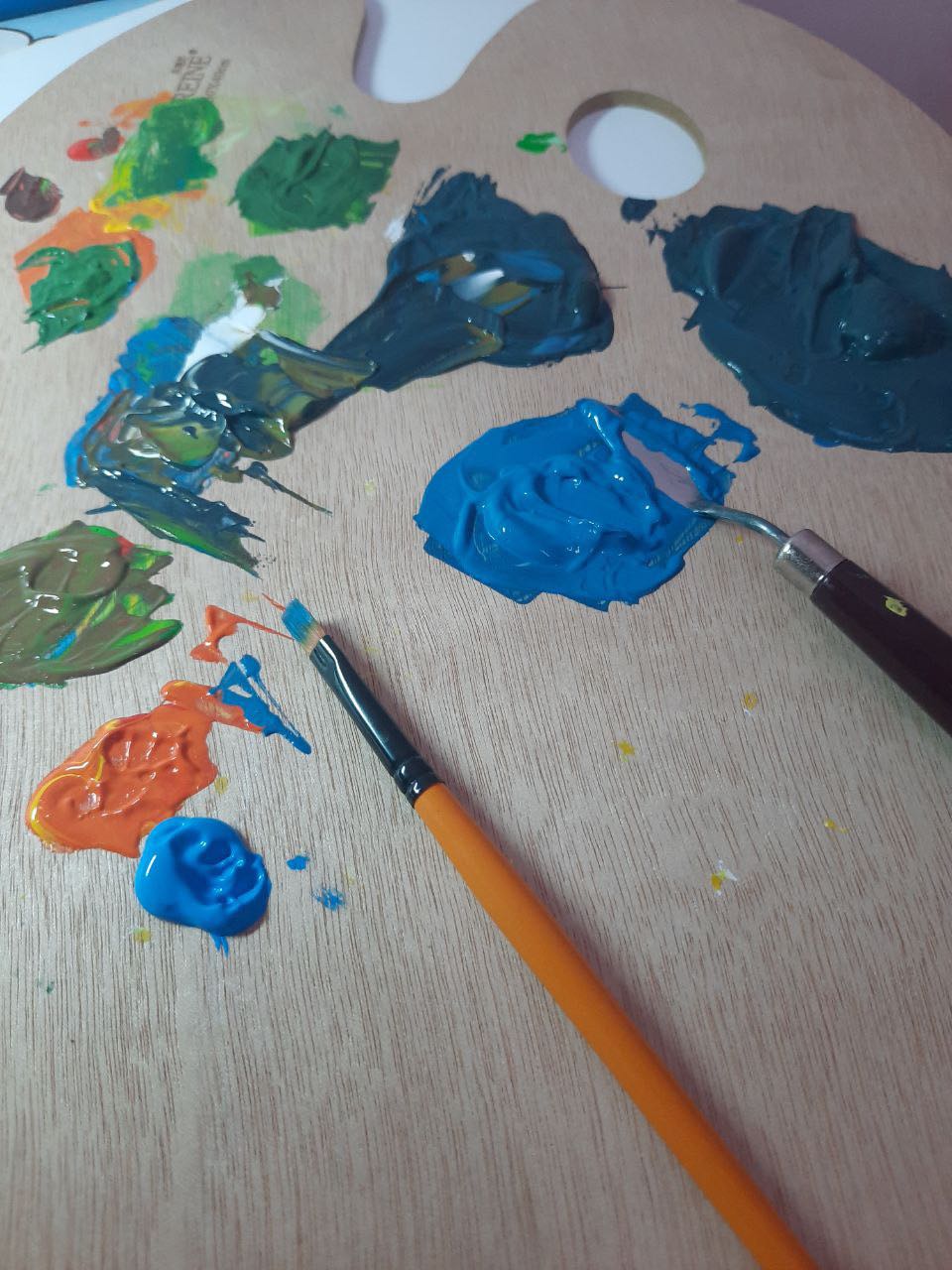 Màu dùng chuẩn. Pha thoải mái vì màu cũng nhiều ahihi. Các màu đẹp, vẽ lên không bị khác màu. Mình mua bộ ít màu để tập pha màu luôn :3 :3 :3 !!! Mùa dịch giao hàng nhanh. Cám ơn Tiki. Màu dùng chuẩn. Pha thoải mái vì màu cũng nhiều ahihi. Các màu đẹp, vẽ lên không bị khác màu. Mình mua bộ ít màu để tập pha màu luôn :3 :3 :3 !!! Mùa dịch giao hàng nhanh. Cám ơn Tiki.