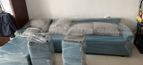 sofa đẹp,shop tư vấn nhiệt tình còn tặng thêm quà,giao hàng rất thân thiện và chuyên nghiệp đi đúng giờ KH hẹn,bưng bê lên tận lầu cao.