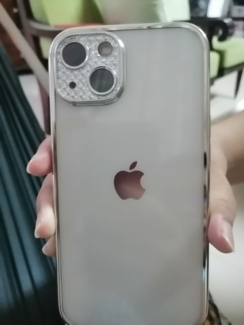 Ốp rất đẹp, nhựa mềm, mình rất hài lòng. Ốp rất đẹp, nhựa mềm, mình rất hài lòng.