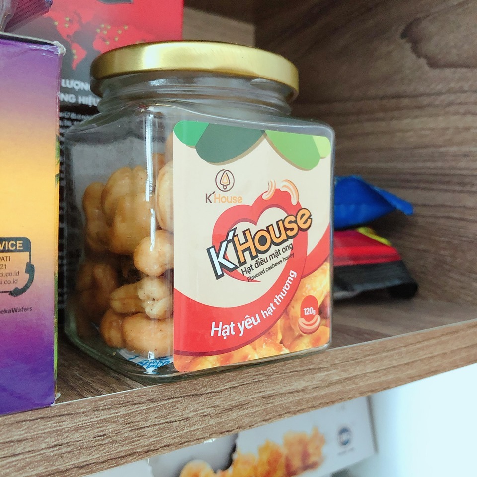 Ăn đủ các vị ở shop rồi vẫn ưng vị mật ong nhất,hạt to , ngọt bùi,vừa miệng hợp khẩu vị mình không bị vỡ như mấy chỗ trước mình ăn,mua nhiều lần và sẽ còn ủng hộ tiếp