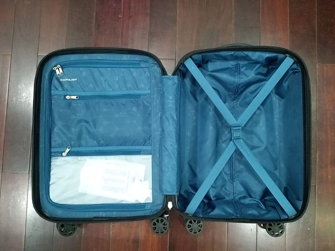 Sản phẩm đẹp, khóa kéo trơn tốt, trọng lượng nhẹ, giao hàng hơi lâu nhưng hài lòng với chất lượng sản phẩm. Giá thành sản phẩm xứng với giá tiền, mua trên tiki còn có phiếu giảm 100k