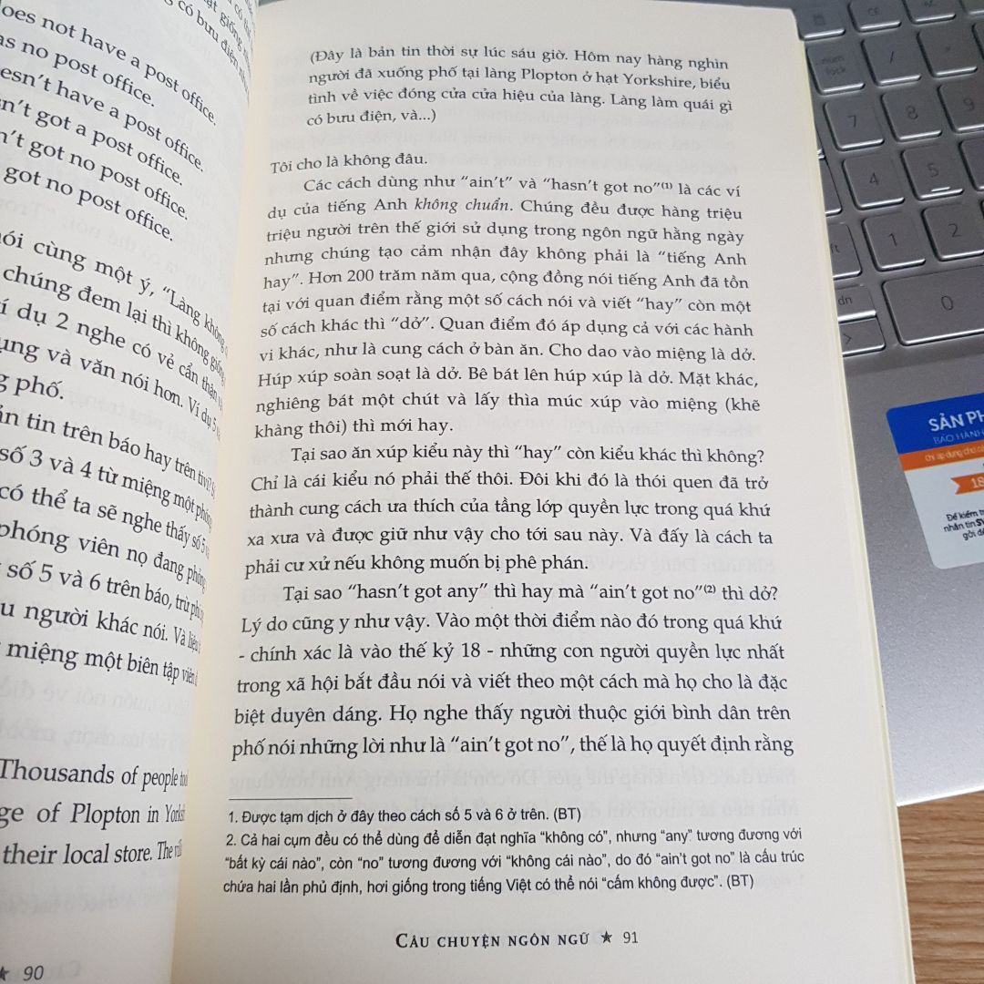 sách hơi cũ, bị bẩn và bụi lắm nha Tiki, mới xuất bản 7/2021 mà cầm sách như lưu kho mấy năm ấy.

sách in giấy đẹp, bìa chữ nổi, to và dầy hơn mình nghĩ.