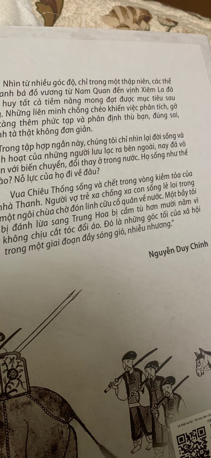 Sách hay, lôi cuốn ngay từ đoạn trích bìa sau. Với một người thích tìm hiểu thời kì trịnh nguyễn phân tranh và pháp thuộc thì đây là quyển sách không thể thiếu. Nhưng chính ra liên kết các phần lại với nhau cho đúng dòng chảy thời gian lại thì còn tuyệt hơn nữa