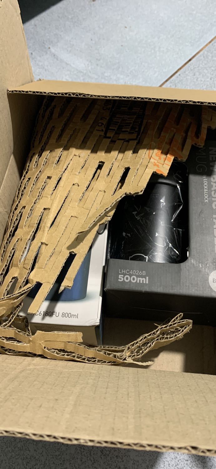 Shop làm ăn ko uy tín. Dịch vụ chăm sóc khách hàng thì dở tệ. Nhắn tin từ sáng tới chiều mới trả lời. Sản phẩm trước khi giao ko kiểm tra kĩ, mình thắc mắc thì bảo chờ tới giờ tới lượt để kiểm tra. Mọi ng chú ý shop này. Shop giao hàng móp méo. Đóng gói thì qua loa. 1* này chỉ dành cho tiki giao hàng nhanh hơn dự kiến. Chứ shop ko đáng 1*