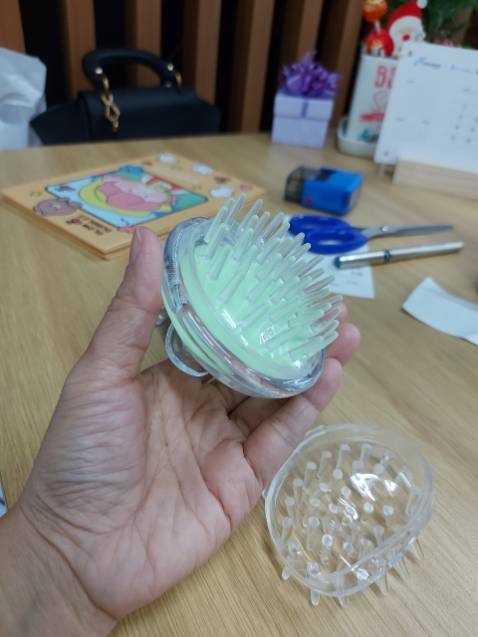 Mình mua 2 cái như hình, nhưng giao hàng 1 cái ok, 1 cái bị lỗi không thể dùng được  (như hình) shop đổi lại hàng giúp mình nhé.

tks