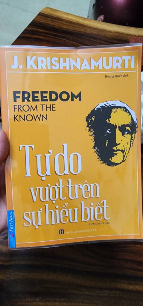Chất liệu giấy kiểu cổ xưa, sách nhẹ. 
Bao bìa đẹp, đóng gói cẩn thận.