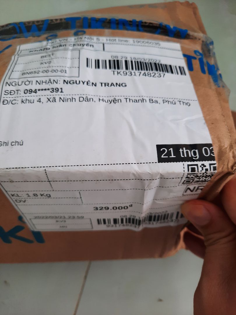 Đơn hàng của tôi mã TK931748327 bị vỡ mất 2 lọ, chảy ướt hết cả hộp sp. Đề nghị tiki giải quyết giúp tôi ạ.